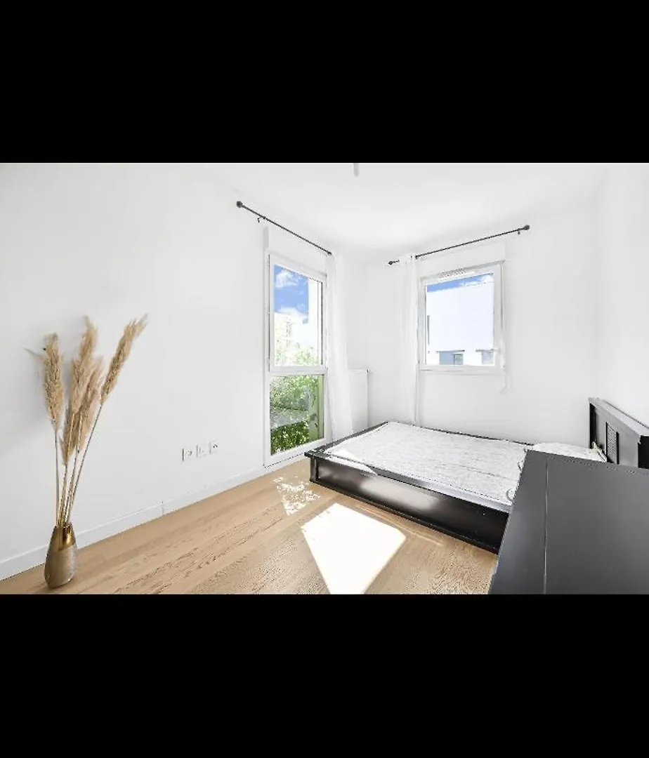 Sejournez A La Maison Du Bonheur, Chambre Cosy Dans Une Maison Familiale A 2 Pas De Paris, Parking Prive Possible Moyennant Des Frais Bagneux  0*, Bagneux (Hauts-de-Seine)